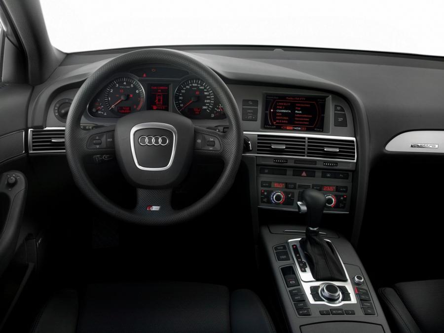 Торпедо Audi A6 4.2 Quattro S-Line Sedan (4F, C6) 2005 года  (фото 14 из 14)